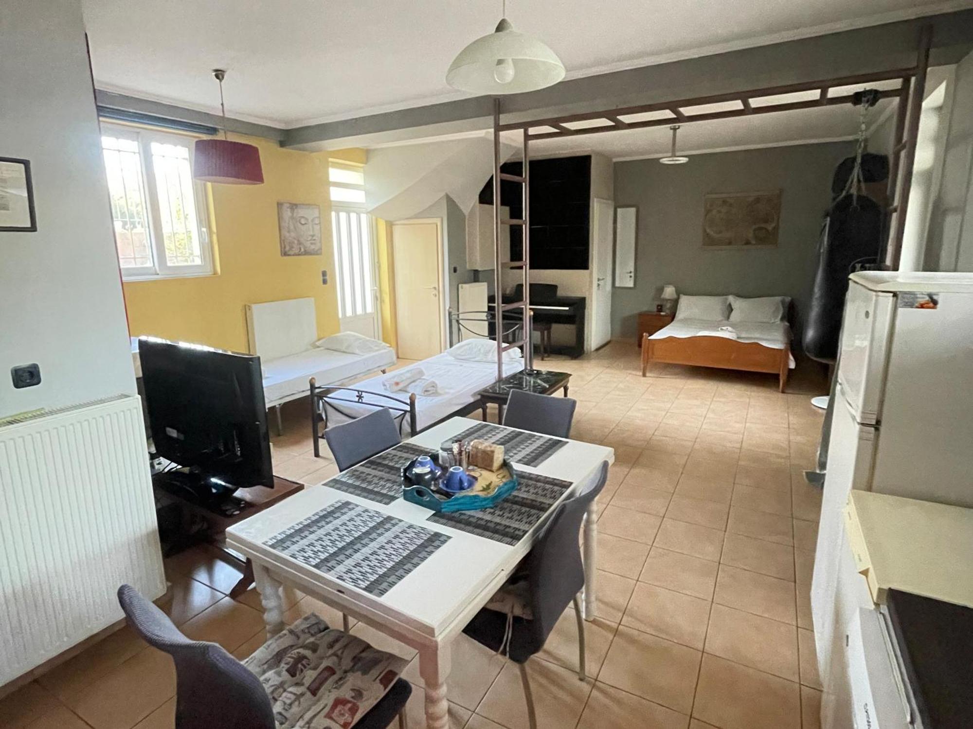 Patras - Independent Studio In Quiet Area エクステリア 写真